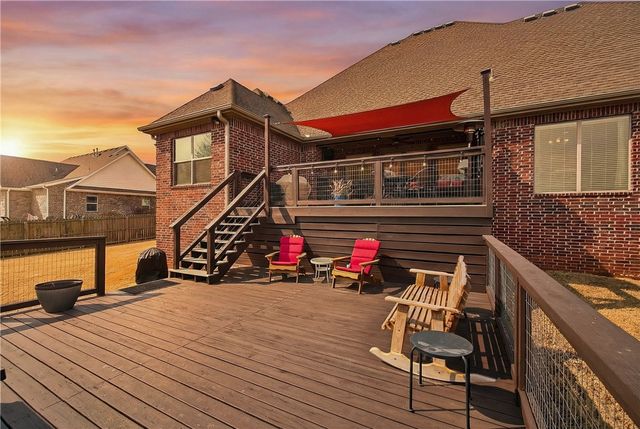 2321 Riverwater Lane, Fayetteville, AR 72703