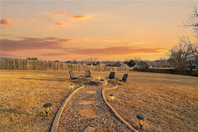 2321 Riverwater Lane, Fayetteville, AR 72703