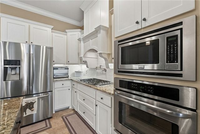 2321 Riverwater Lane, Fayetteville, AR 72703