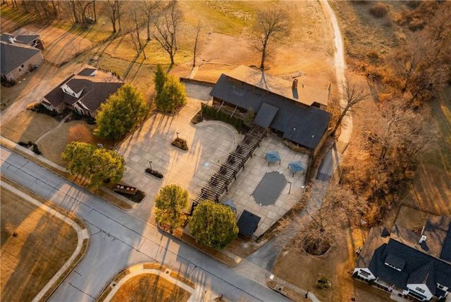 2321 Riverwater Lane, Fayetteville, AR 72703