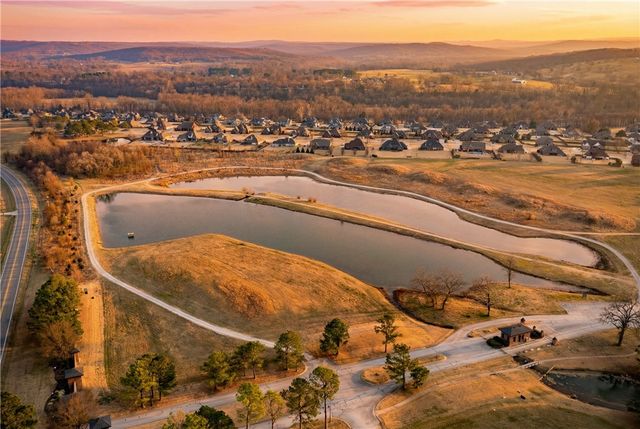 2321 Riverwater Lane, Fayetteville, AR 72703