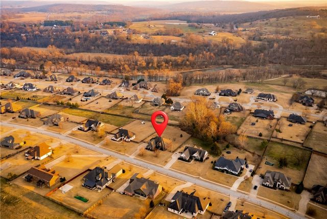 2321 Riverwater Lane, Fayetteville, AR 72703