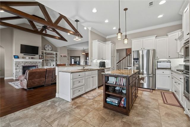 2321 Riverwater Lane, Fayetteville, AR 72703