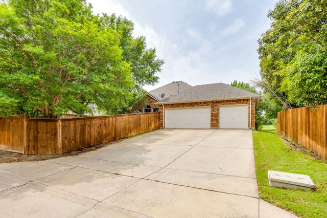 10500 Crawford Farms Drive, Fort Worth, TX 76244