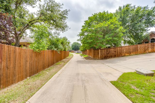 10500 Crawford Farms Drive, Fort Worth, TX 76244
