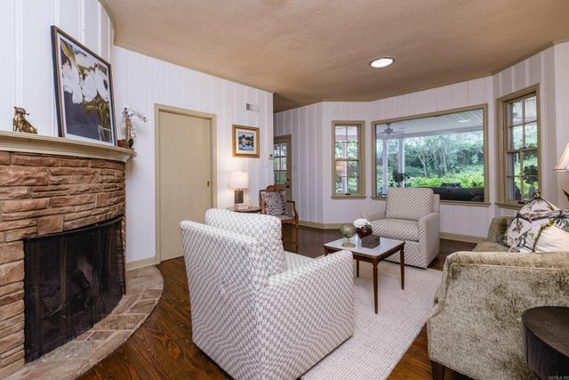 6320 Cantrell Road, Little Rock, AR 72207