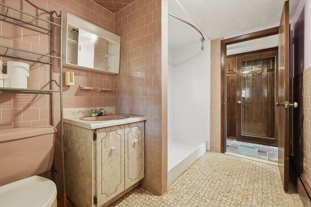 3 Point St, Freetown, MA 02702