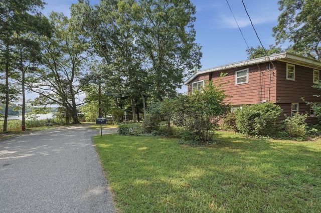 3 Point St, Freetown, MA 02702