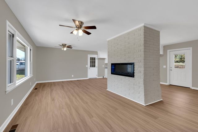 1604 Valley Rd, Shelbyville, TN 37160