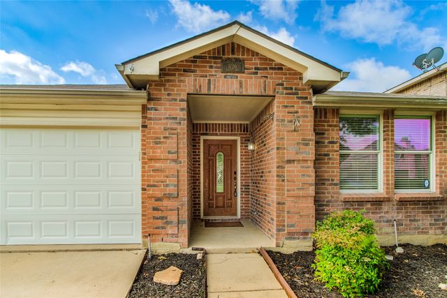 1720 Rialto Way, Fort Worth, TX 76247