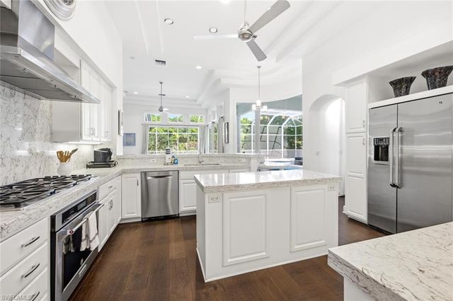 2540 Half Moon WALK, Naples, FL 34102