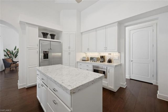 2540 Half Moon WALK, Naples, FL 34102
