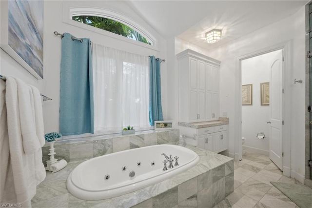 2540 Half Moon WALK, Naples, FL 34102