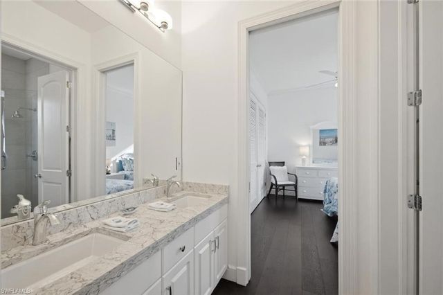 2540 Half Moon WALK, Naples, FL 34102