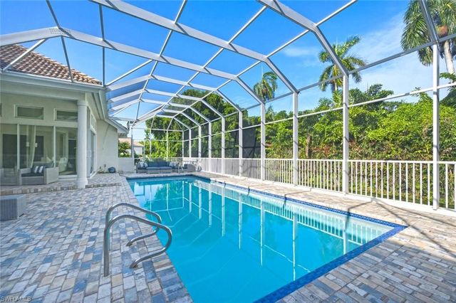 2540 Half Moon WALK, Naples, FL 34102