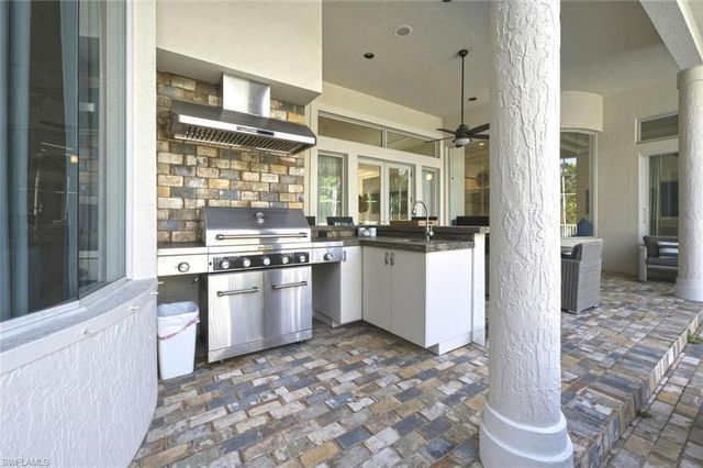 2540 Half Moon WALK, Naples, FL 34102