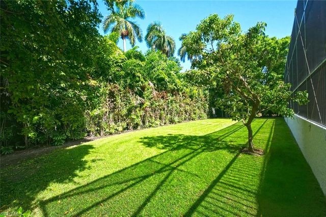 2540 Half Moon WALK, Naples, FL 34102