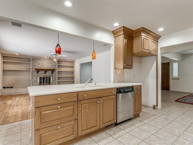 711 Landsdowne Court, Norman, OK 73072