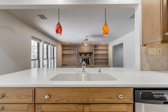 711 Landsdowne Court, Norman, OK 73072