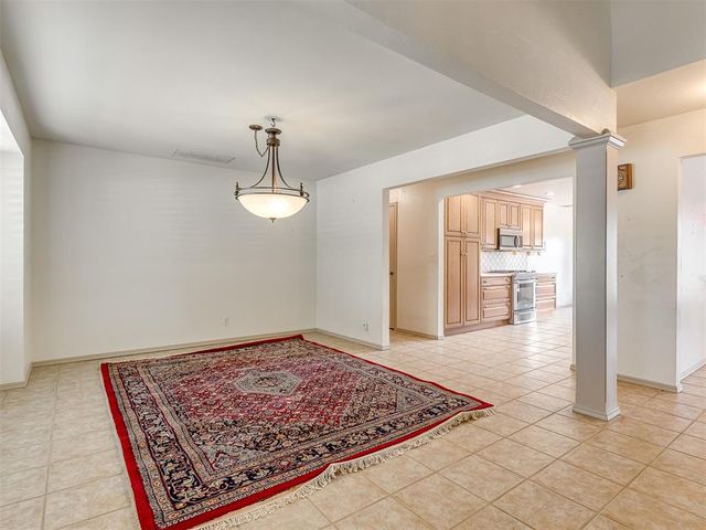 711 Landsdowne Court, Norman, OK 73072