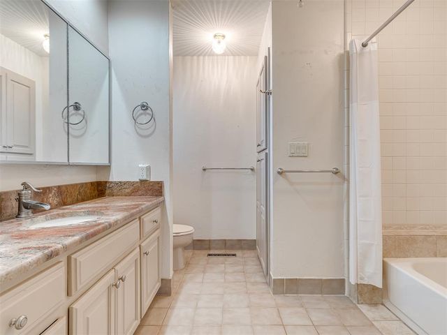 711 Landsdowne Court, Norman, OK 73072