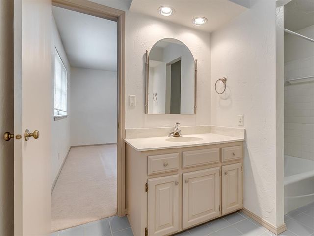 711 Landsdowne Court, Norman, OK 73072