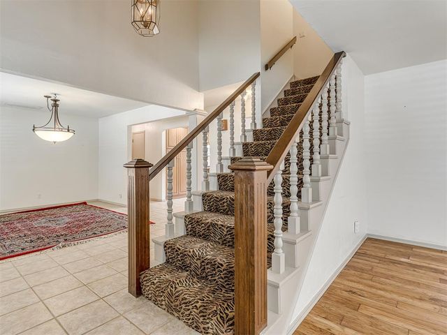 711 Landsdowne Court, Norman, OK 73072