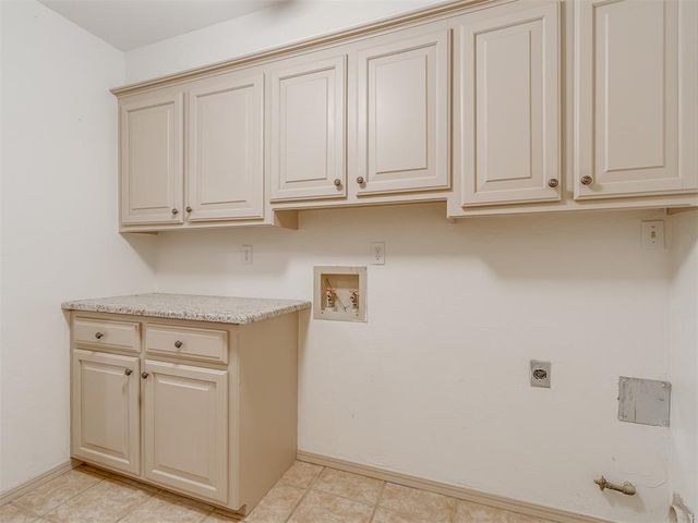 711 Landsdowne Court, Norman, OK 73072