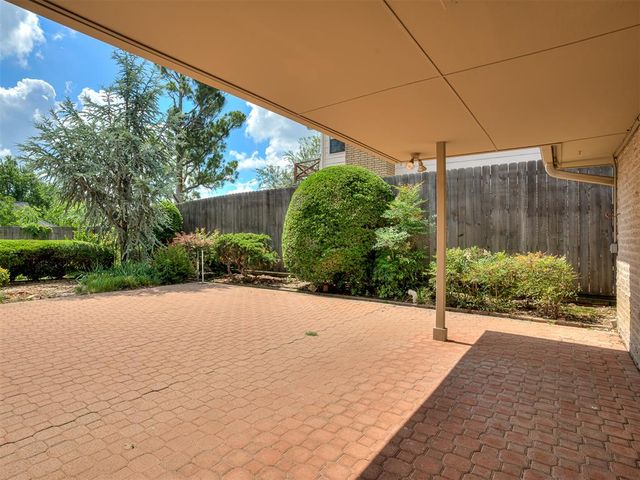 711 Landsdowne Court, Norman, OK 73072
