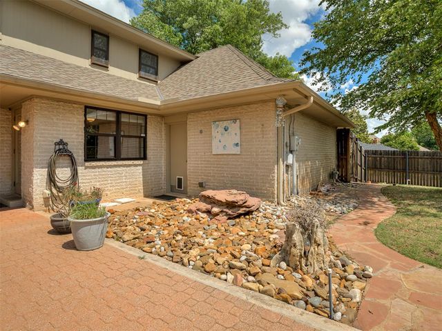 711 Landsdowne Court, Norman, OK 73072