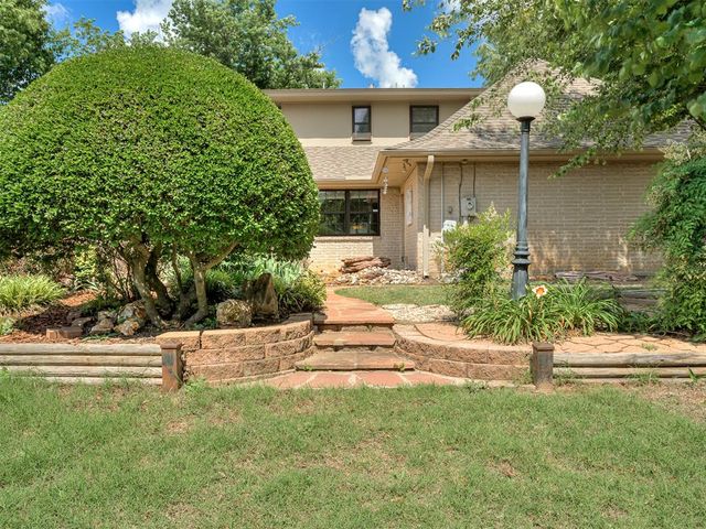 711 Landsdowne Court, Norman, OK 73072