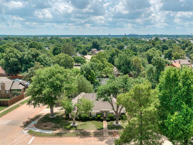 711 Landsdowne Court, Norman, OK 73072