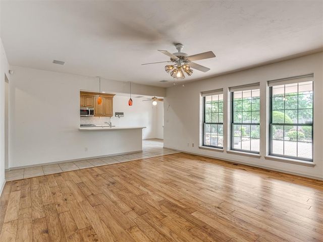 711 Landsdowne Court, Norman, OK 73072