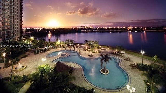 2641 N Flamingo Rd TH5N, Sunrise, FL 33323