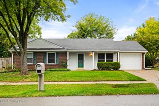 9509 Meadowgate Ct, Louisville, KY 40223