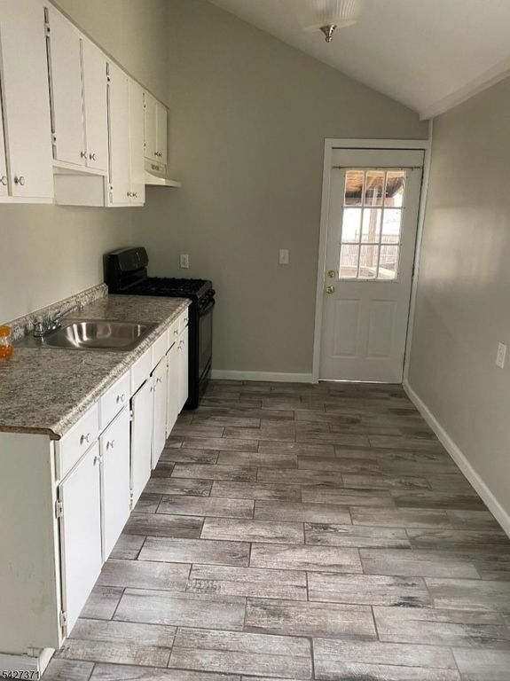 124 Spruce St, Bloomfield Twp., NJ 07003 — photo 3