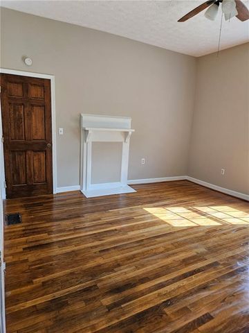 108 W Foster Avenue, Dallas, GA 30132