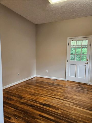 108 W Foster Avenue, Dallas, GA 30132