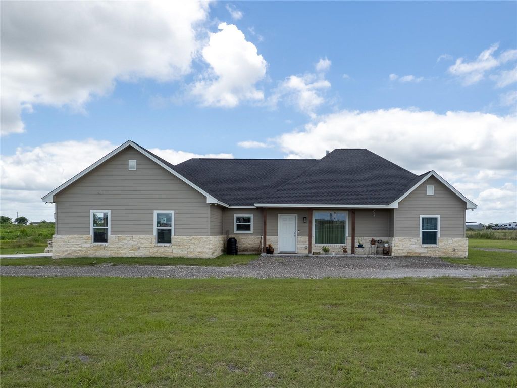 140 Daniel DR, Bertram, TX 78605