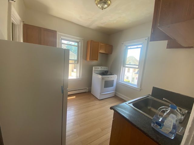 109 Blue Hills Avenue, Hartford, CT 06112