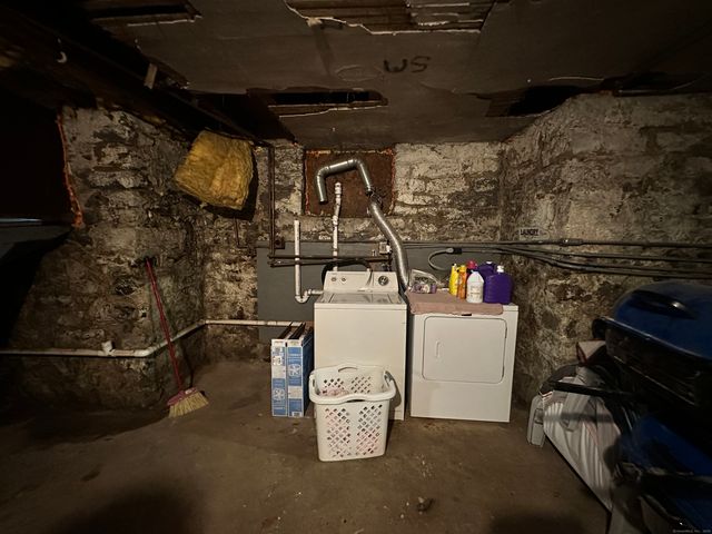 109 Blue Hills Avenue, Hartford, CT 06112