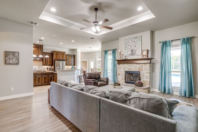 531 Parker Oaks Lane, Weatherford, TX 76087