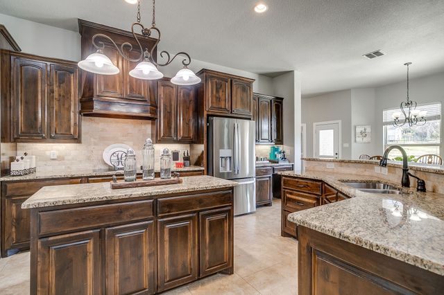 531 Parker Oaks Lane, Weatherford, TX 76087