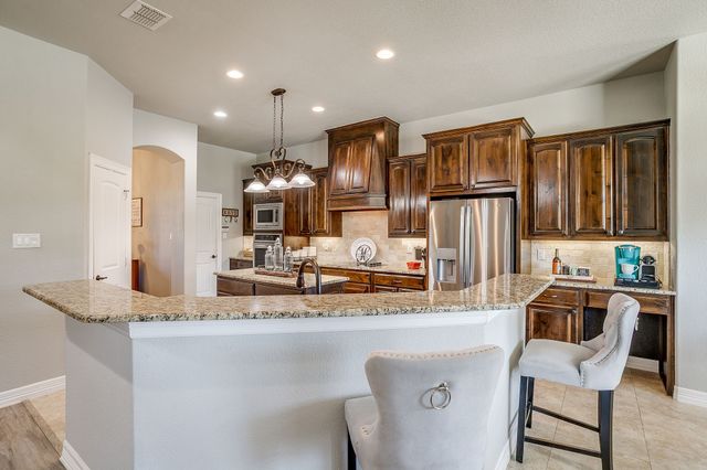 531 Parker Oaks Lane, Weatherford, TX 76087