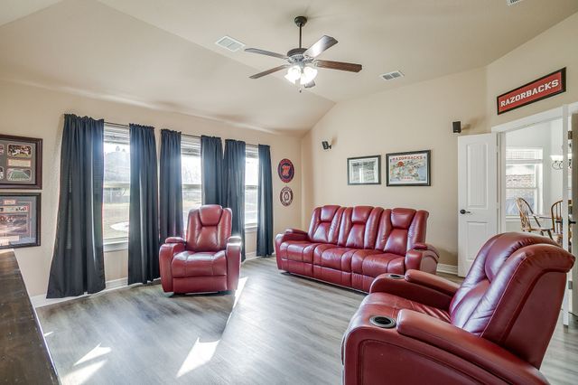 531 Parker Oaks Lane, Weatherford, TX 76087