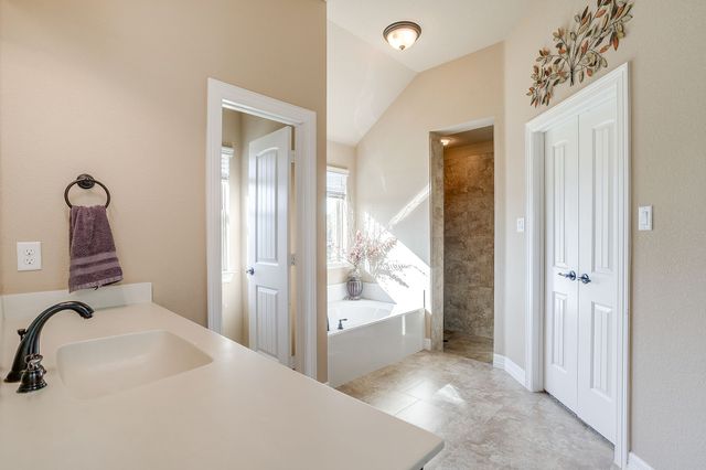 531 Parker Oaks Lane, Weatherford, TX 76087