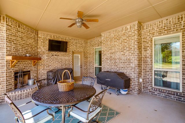 531 Parker Oaks Lane, Weatherford, TX 76087