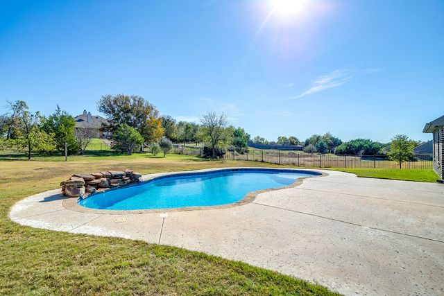 531 Parker Oaks Lane, Weatherford, TX 76087