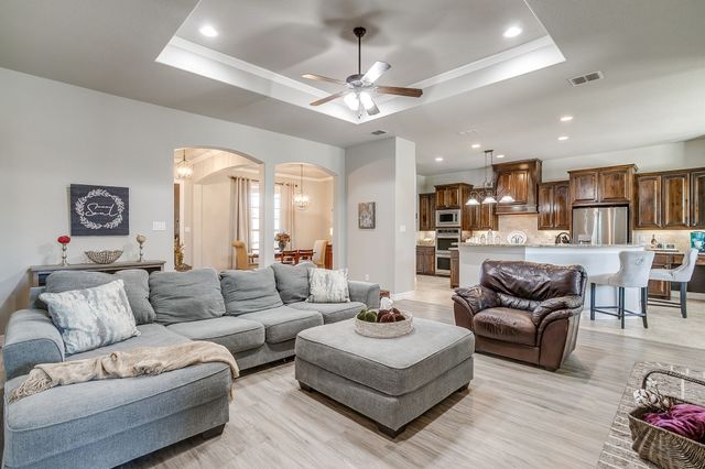 531 Parker Oaks Lane, Weatherford, TX 76087