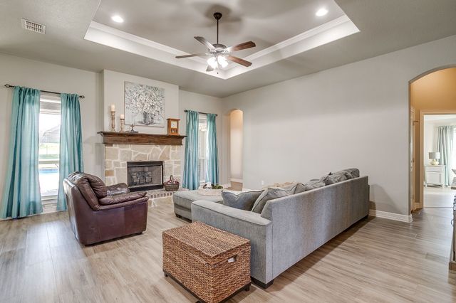 531 Parker Oaks Lane, Weatherford, TX 76087